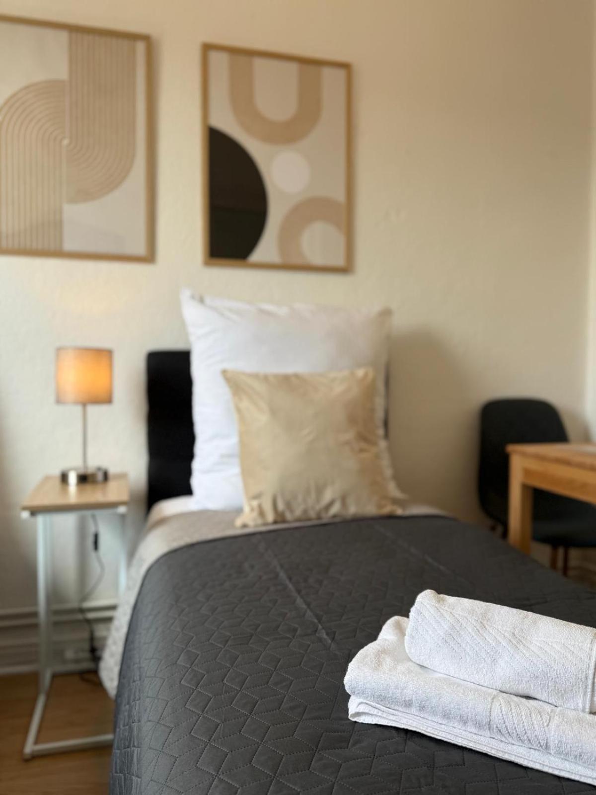 Tt Living Apartments Bonitas & Divinitas I 2 Schlafzimmer I Kueche I Vollbad I Waschmaschine Rellingen Ngoại thất bức ảnh