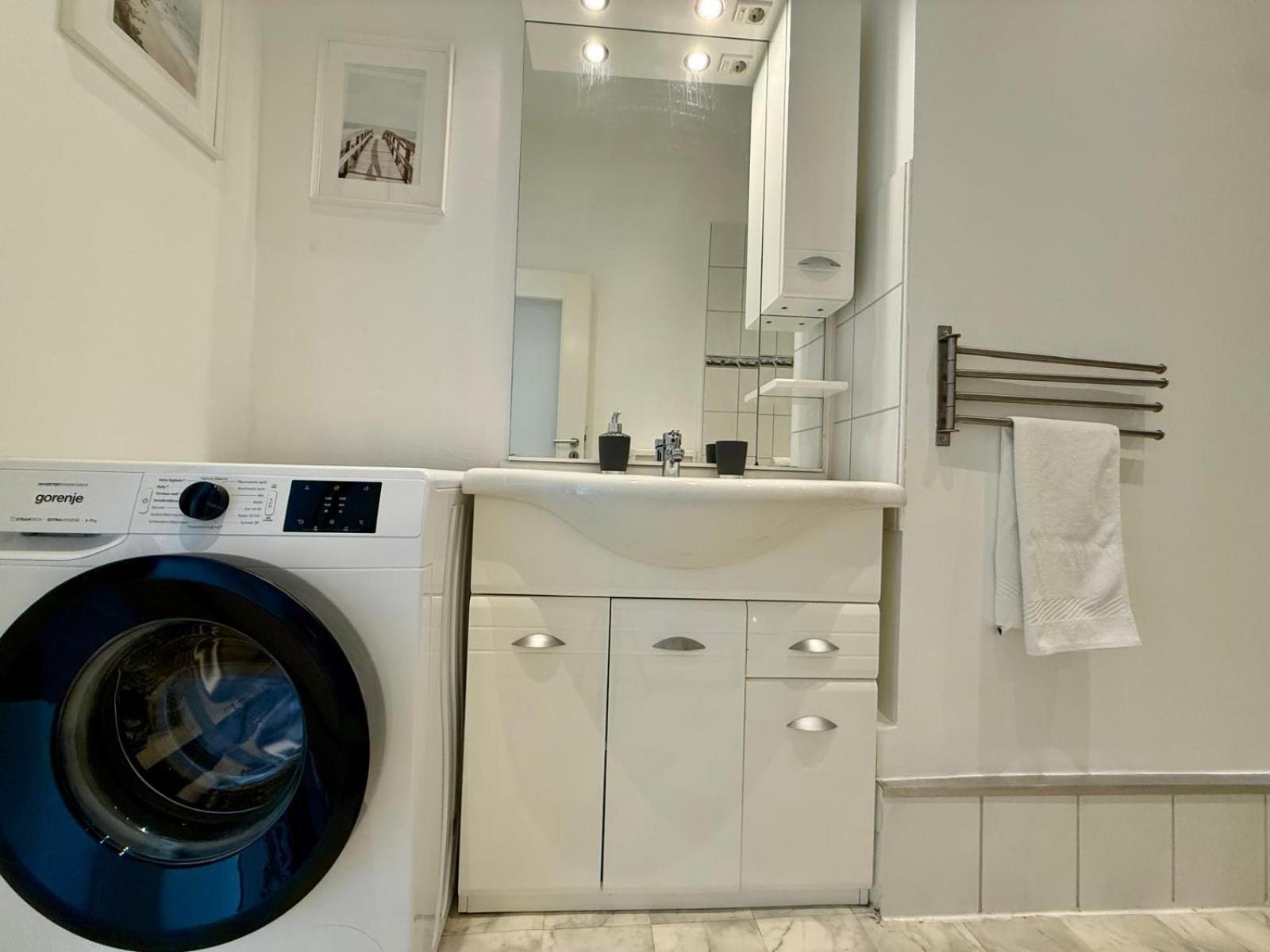 Tt Living Apartments Bonitas & Divinitas I 2 Schlafzimmer I Kueche I Vollbad I Waschmaschine Rellingen Ngoại thất bức ảnh